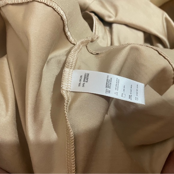 Spanx Open-Bust Cami Tank Top
size L - Picture 4 of 4